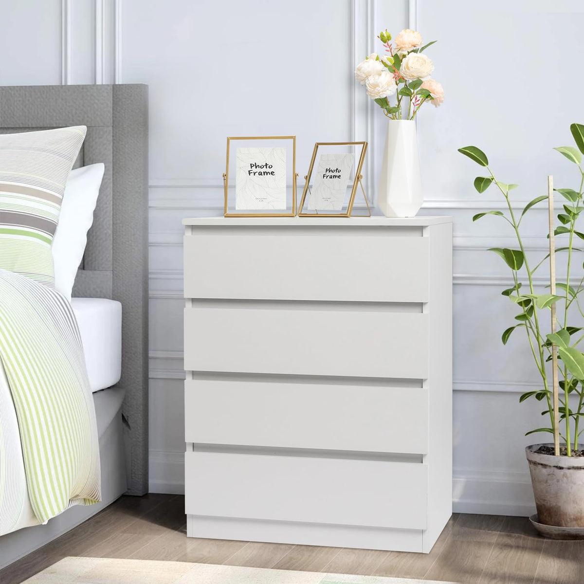 White 4 Drawer Dresser W785