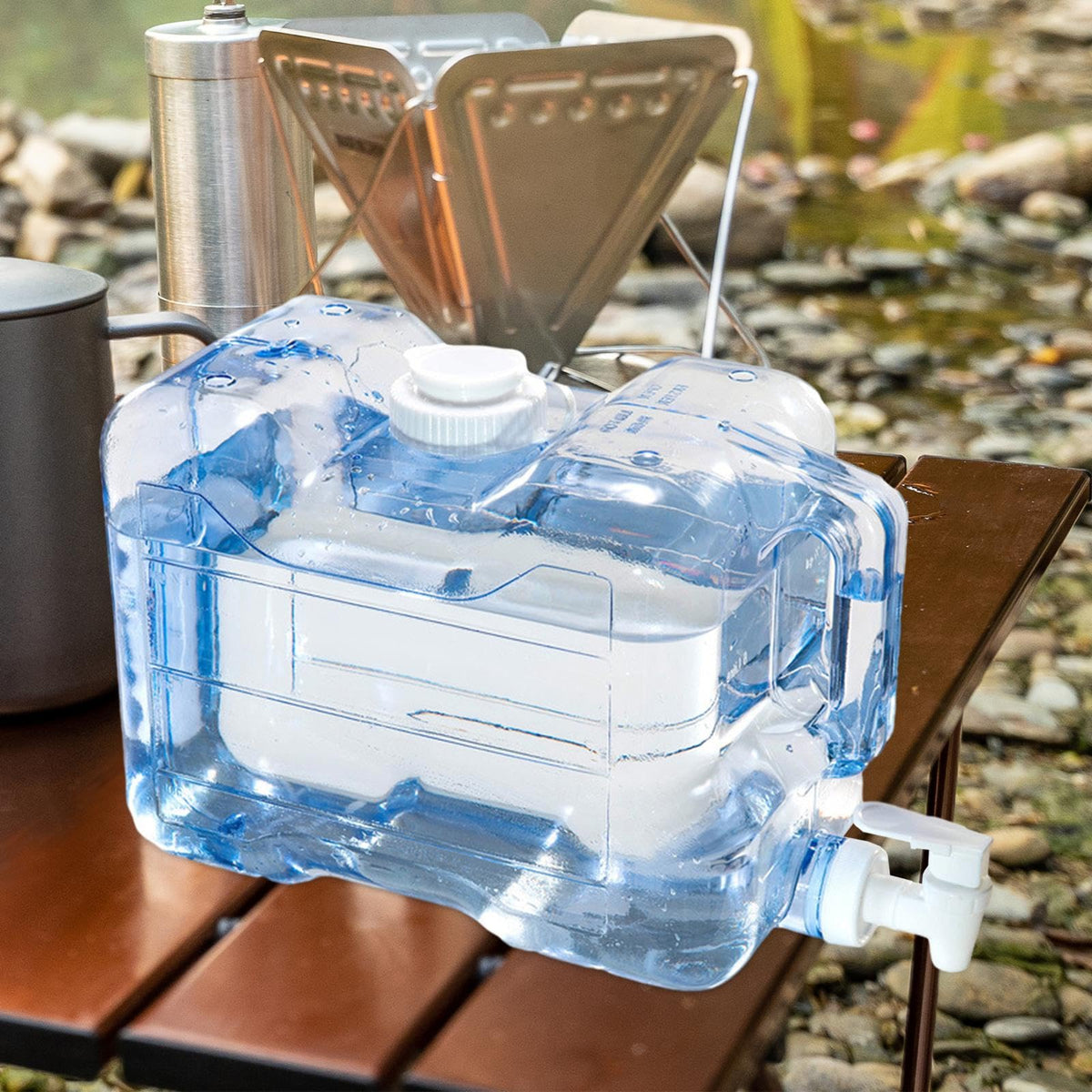 5.7L Portable Water Container with Lid and Handle B590321
